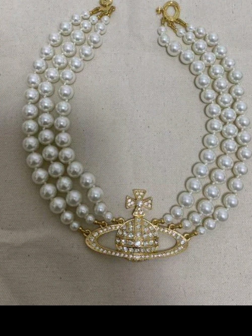 Vivienne Westwood Triple Pearl white Gold Choker Necklace MINT with Dust Bag.